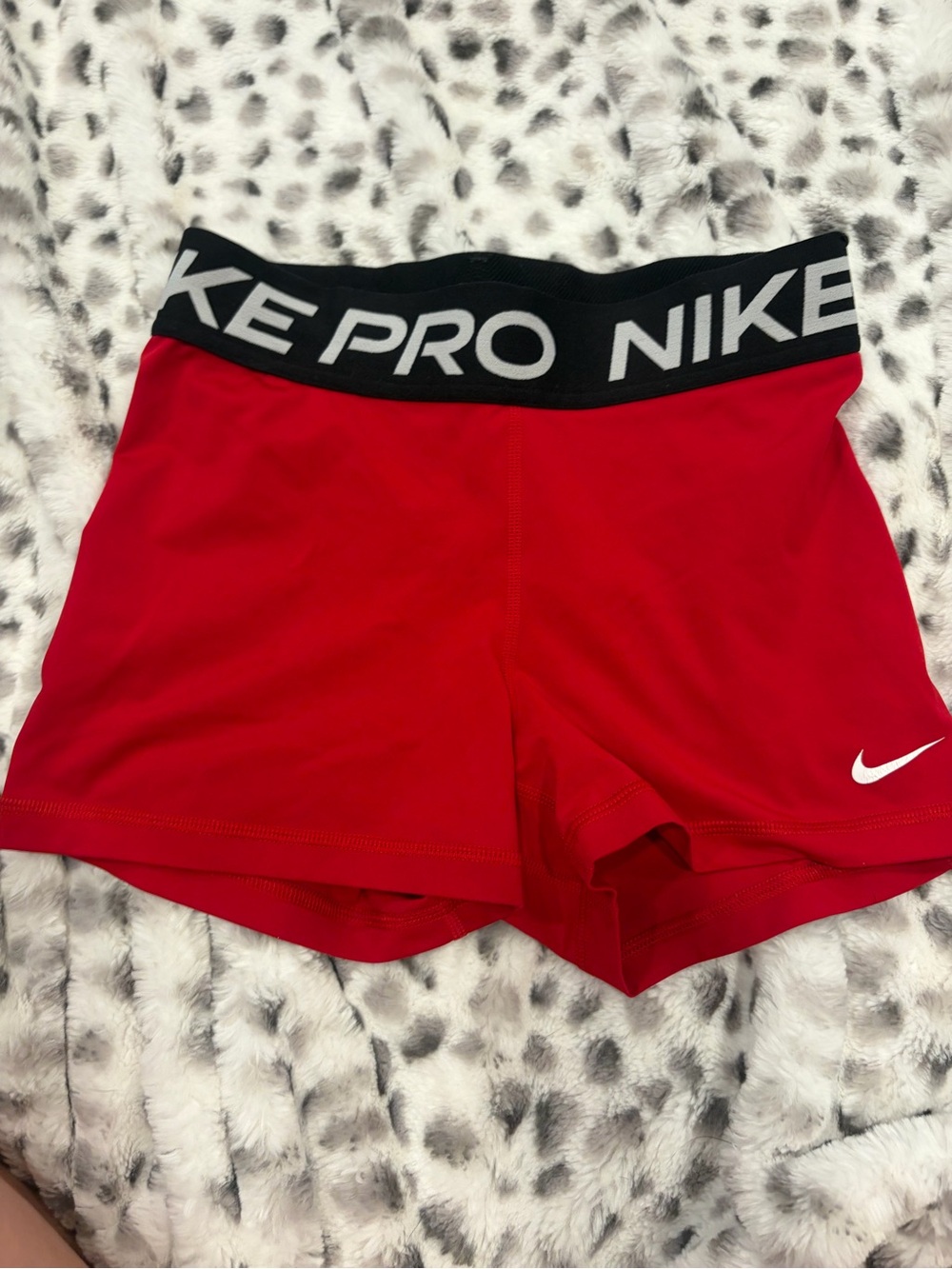 Nike Women's Red Pro Elastic-Waist Training Shorts